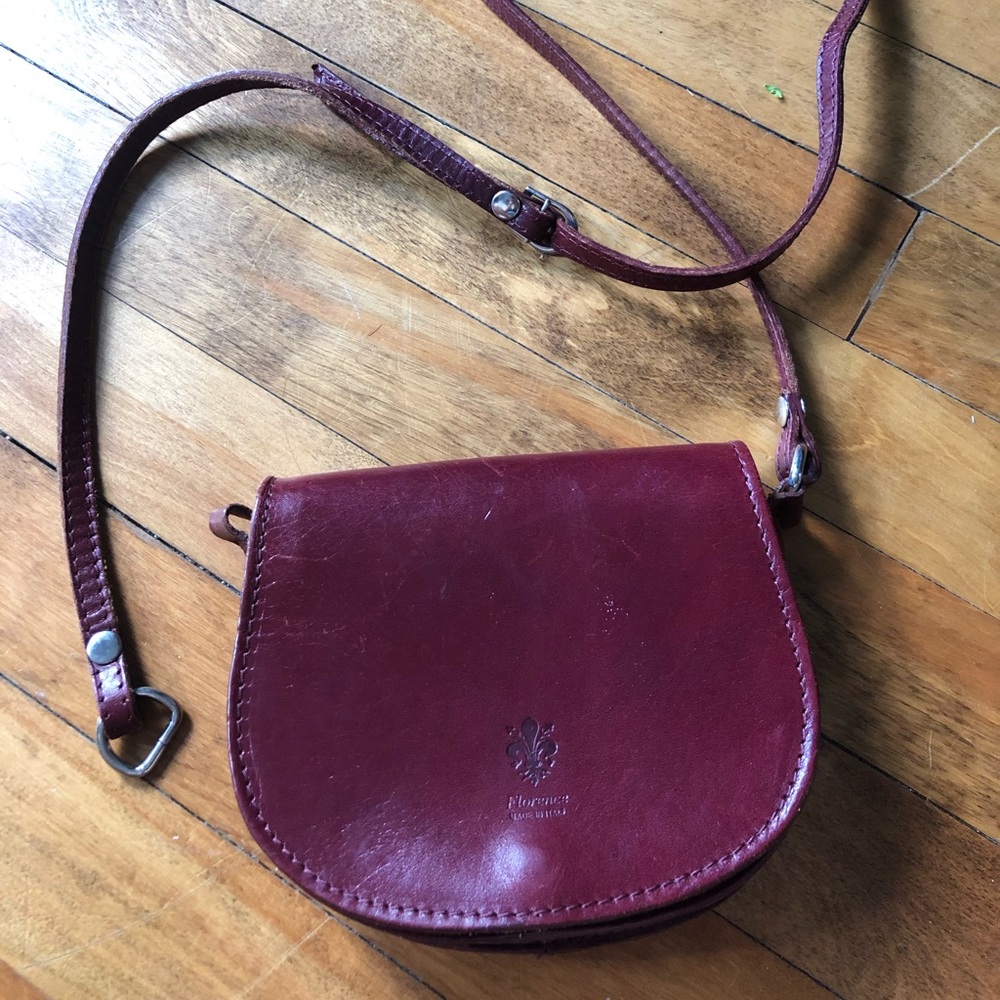 Italian leather purse (NEEDS REPAIR!)